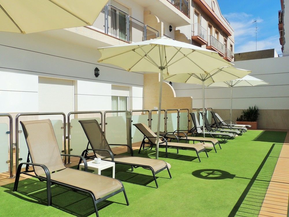 Hotel Apartamentos Loto Conil Conil De La Frontera Exterior foto